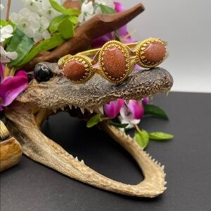 Gold stone clamper bracelet vintage